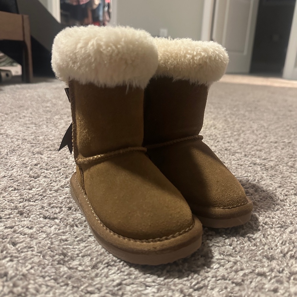 Lamo Tan Kids Boots with Cream Fur